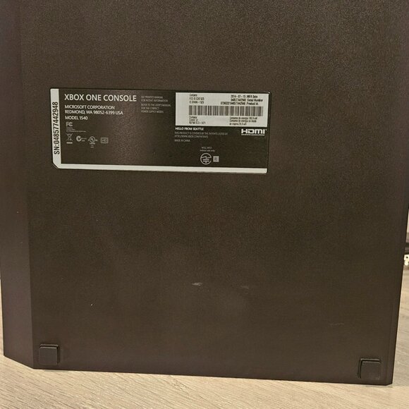 Microsoft Xbox One 500GB Gaming Console Model 1540 - Console Only - Picture 6 of 13